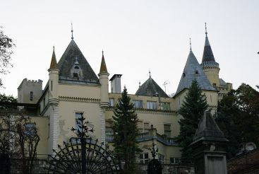 Замок Торлей, Будапешт