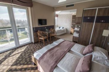 Double Room with Lake View and Jacuzzi (2 Adults)