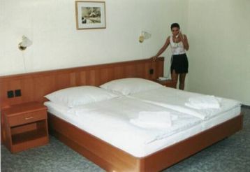 Двухместный номер с балконом и дополнительной кроватью