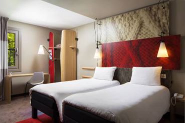 Ibis Budapest Heroes Square