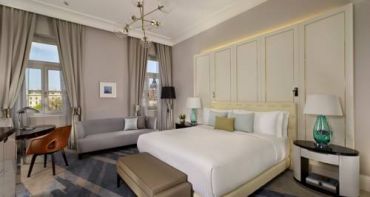 Deluxe Room King or Twin