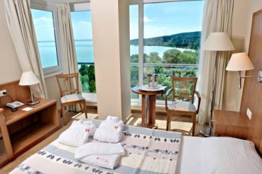 Premium Suite With Lake View