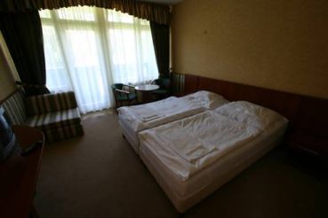 Twin Room with Bathtub and Balcony