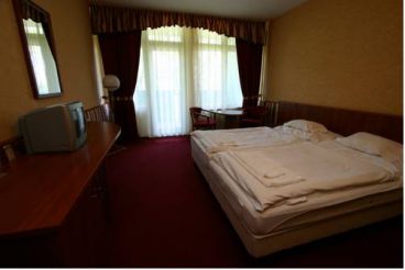 Twin Room with Bathtub and Balcony