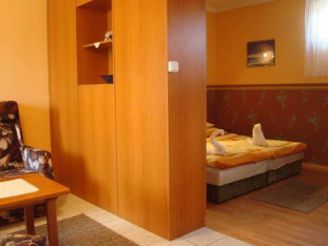 Apartment (5 Adults)