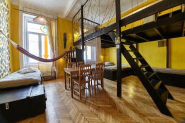 Bed in 8-Bed Mixed Dormitory Room