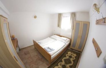 Double Room with Shared Facilities in the Basement