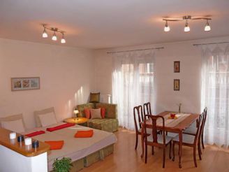 Studio (4 Adults)