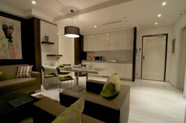 Grand One-Bedroom Apartment (2 Adults)