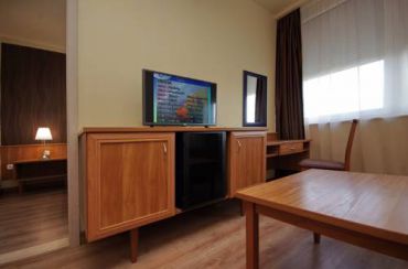 Superior Family Room (2 Adults + 2 Children)