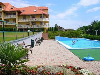One-Bedroom Apartment (2 Adults + 2 Children) - Deak F. Street 23/a