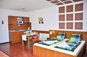 Studio (2 Adults)