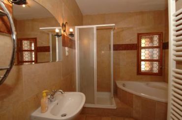One-Bedroom Apartment (2 Adults)