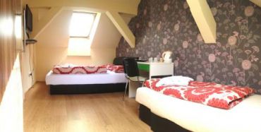 Small Triple Room with Shared Bathroom