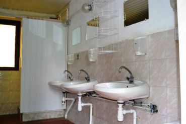 Бунгало (4 взрослых) с общей ванной комнатой 