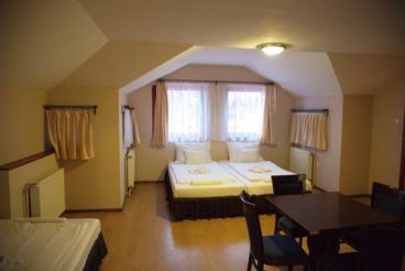 Двухместный номер с 1 кроватью или 2 отдельными кроватями и балконом с видом на озеро