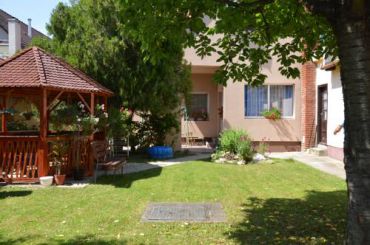 Apartment with Garden View