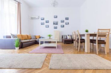 Real Apartments Lovag