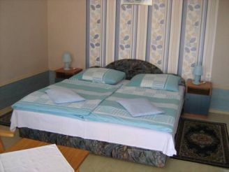 Double Room with Private Entrance and Private Bathroom