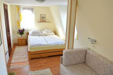 Двухместный номер с 1 кроватью и балконом (на 2 взрослых и 1 ребёнка)