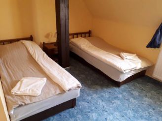 Двухместный номер с 2 отдельными кроватями и собственной ванной комнатой