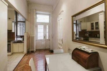 Apartment With Shared Bathroom