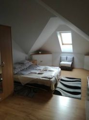 Large Double Room with Balcony and Shared Bathroom