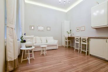 Golden Hand Apartment