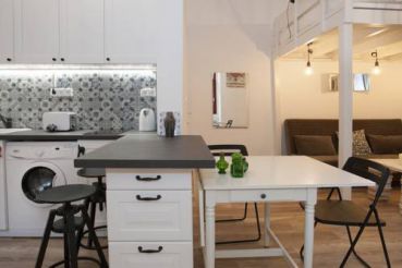 Studio Apartment